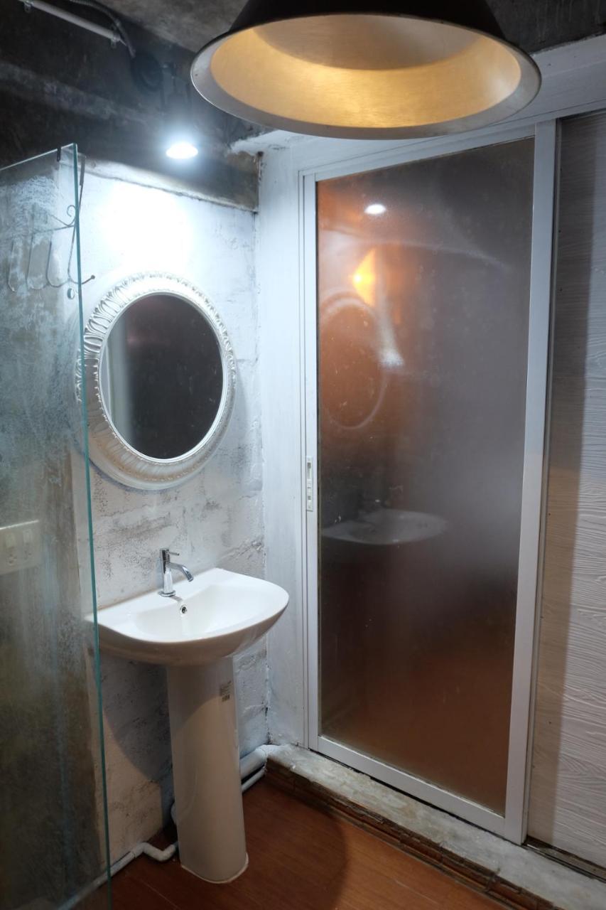Florentino Hostel Rayong Extérieur photo