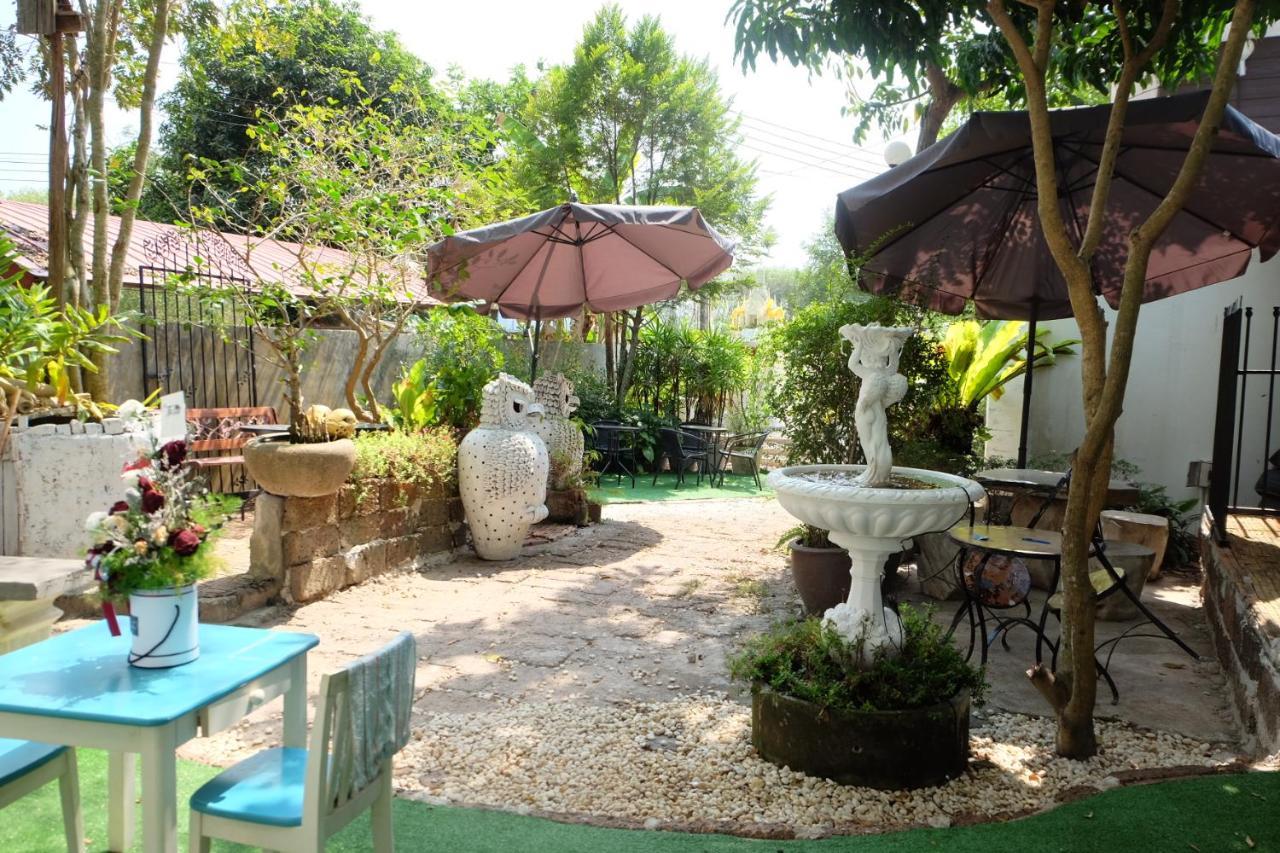 Florentino Hostel Rayong Extérieur photo